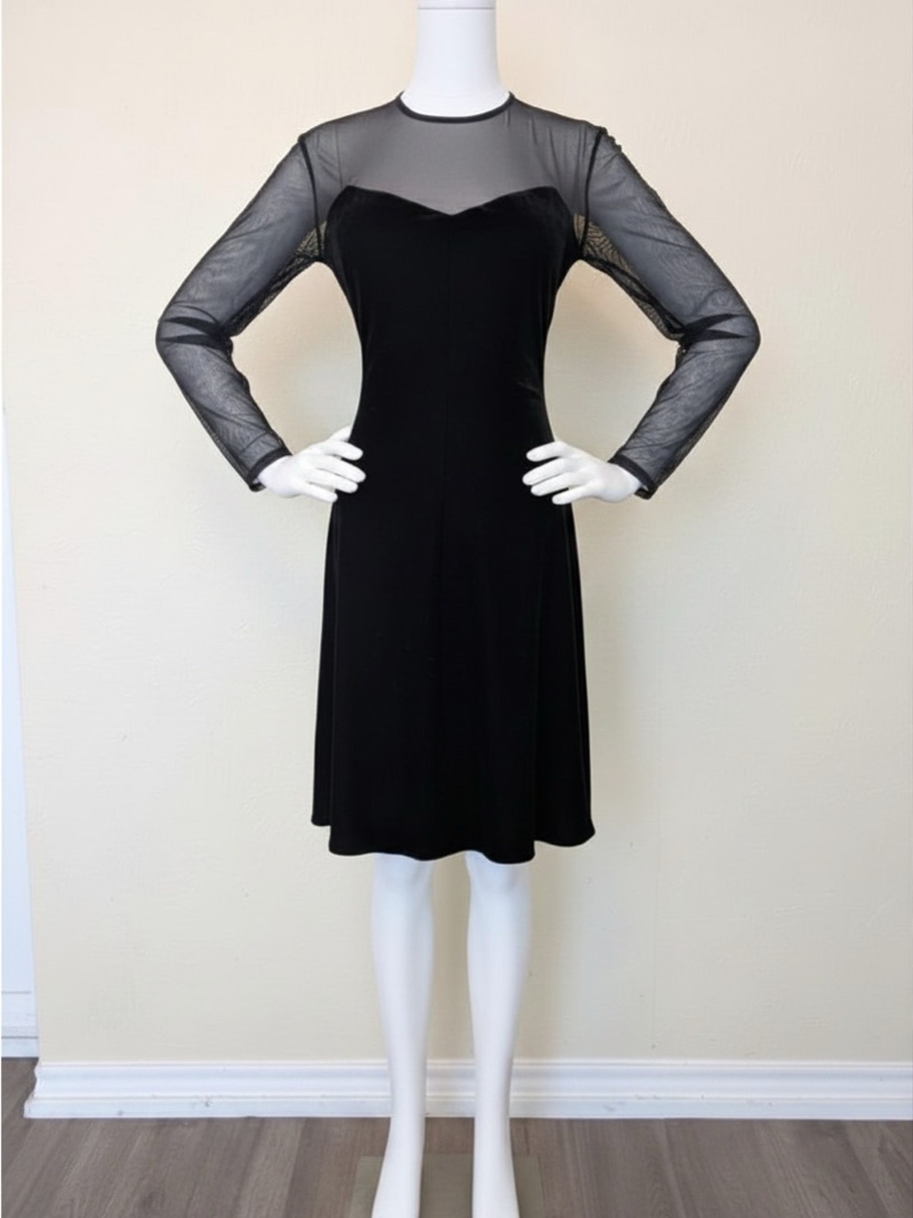 Vintage 90s Size 4 Black Long Sleeve Dress